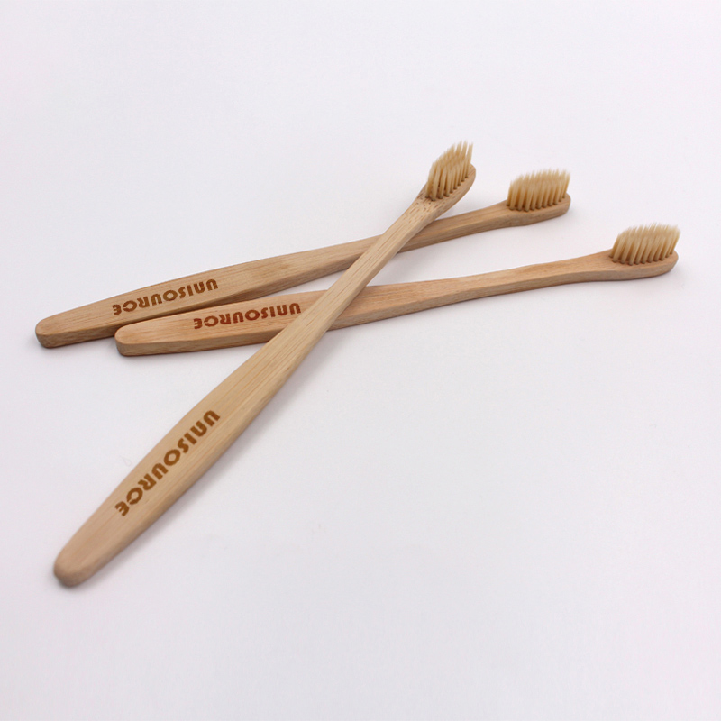Brosse à dents en bambou à col de cygne